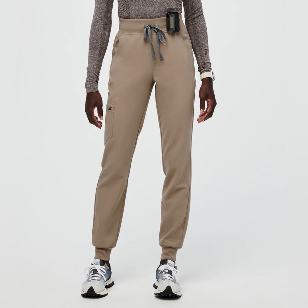 Figs Latte Zamora High Waisted Jogger scrub pants Small